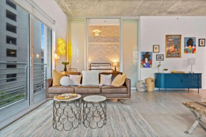 City Loft - Downtown Bayfront pool gym & parking